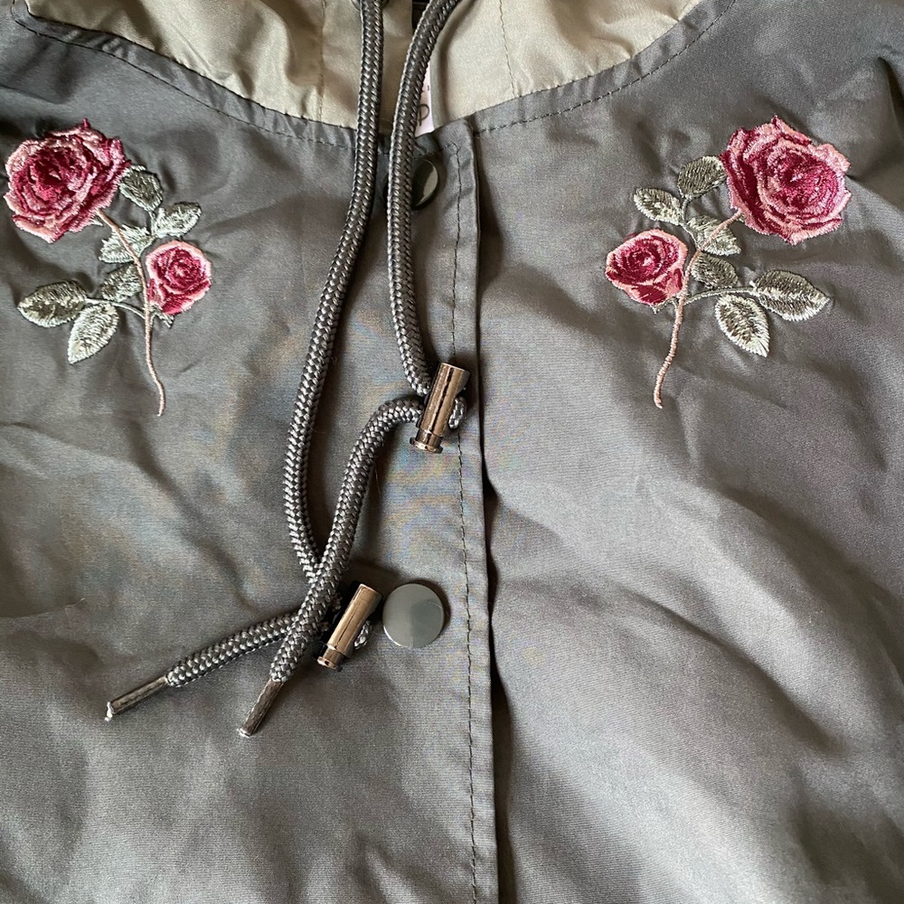Windbreaker jacket - Picture 6 of 8